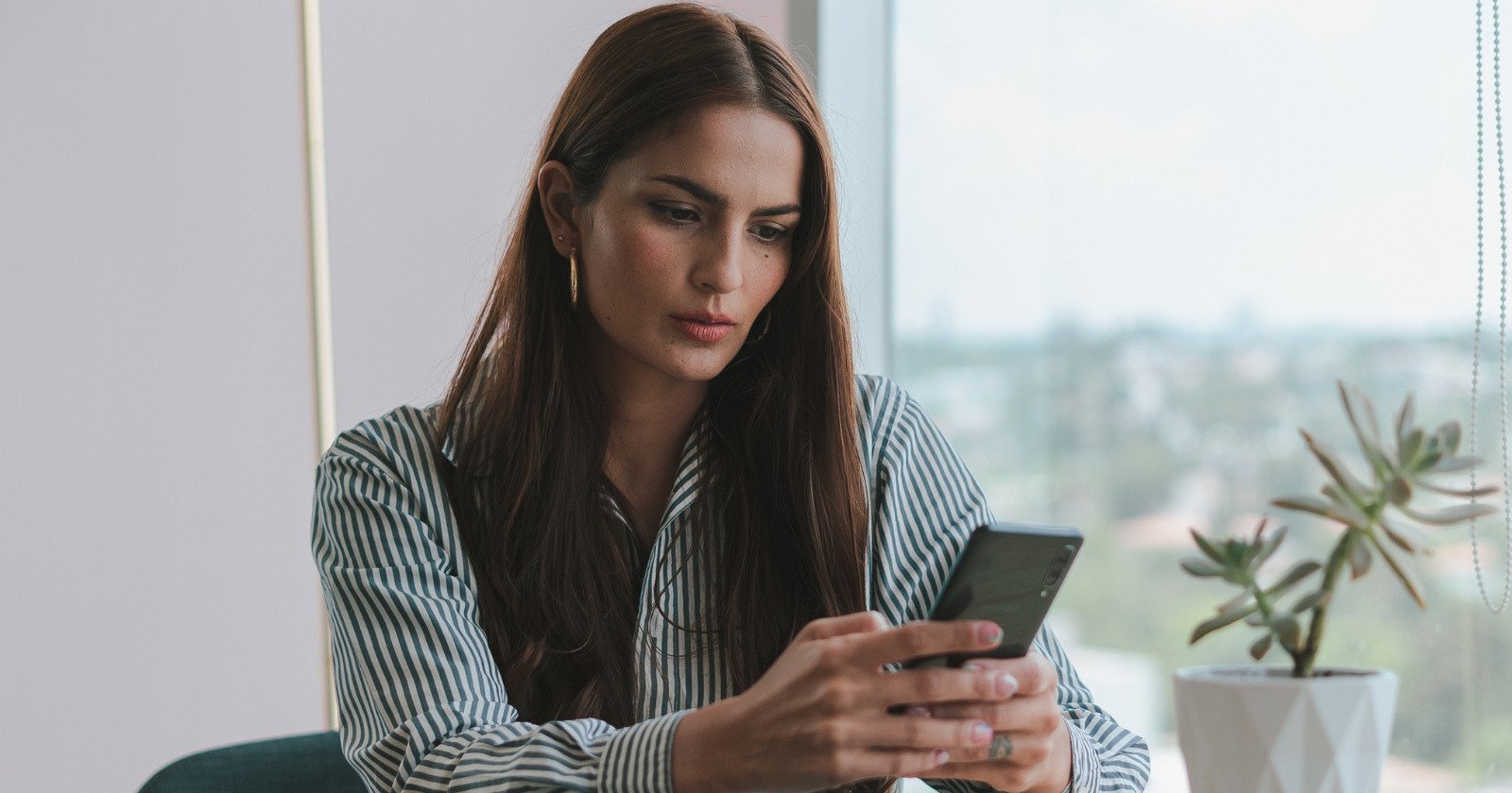 The Surprising Psychological Secrets Behind People Who Always Keep Their Phones on Silent
