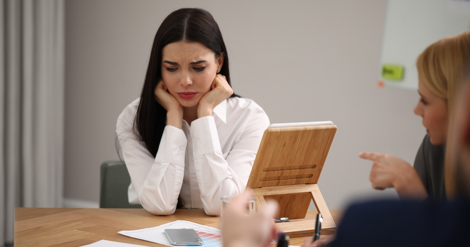 The Hidden Childhood Beliefs That Turn People Into Chronic Apologizers—Are You One of Them?