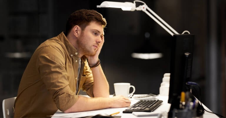 7 Surprising Behaviors That Secretly Reveal Deep Loneliness—Are You Missing the Signs?