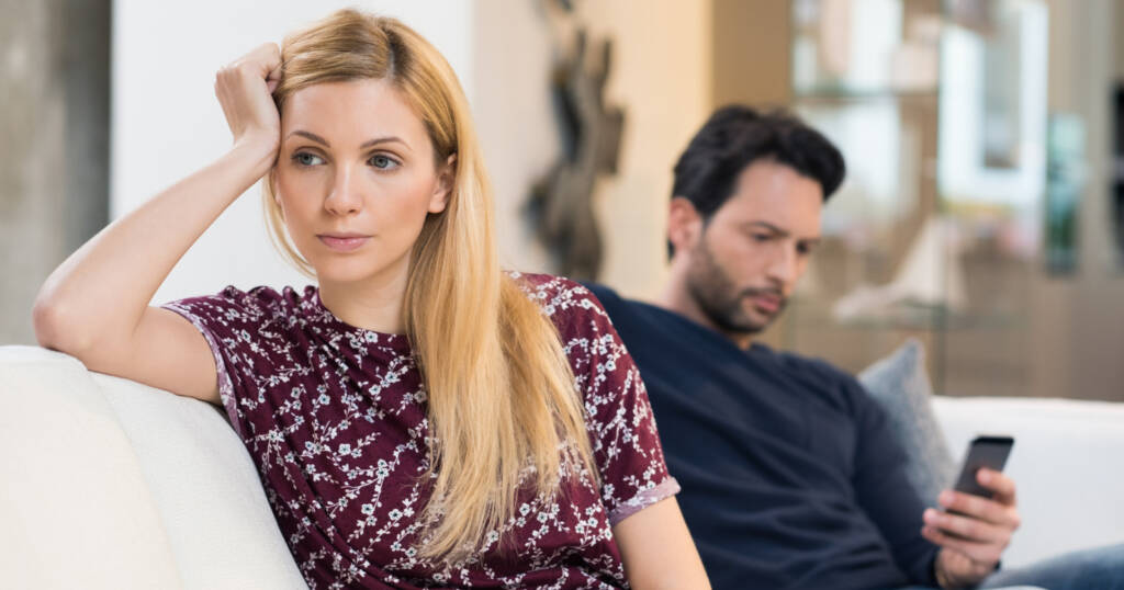 8 Quiet Red Flags Emotionally Immature Men Use That Secretly Destroy Relationships