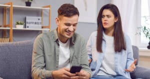 7 Surprising Social Habits Silently Killing Your Deep Conversations—Are You Guilty?