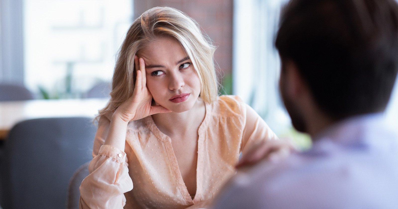 7 Unexpected Clues You’re Out of Sight, Out of Mind – And No One’s Telling You