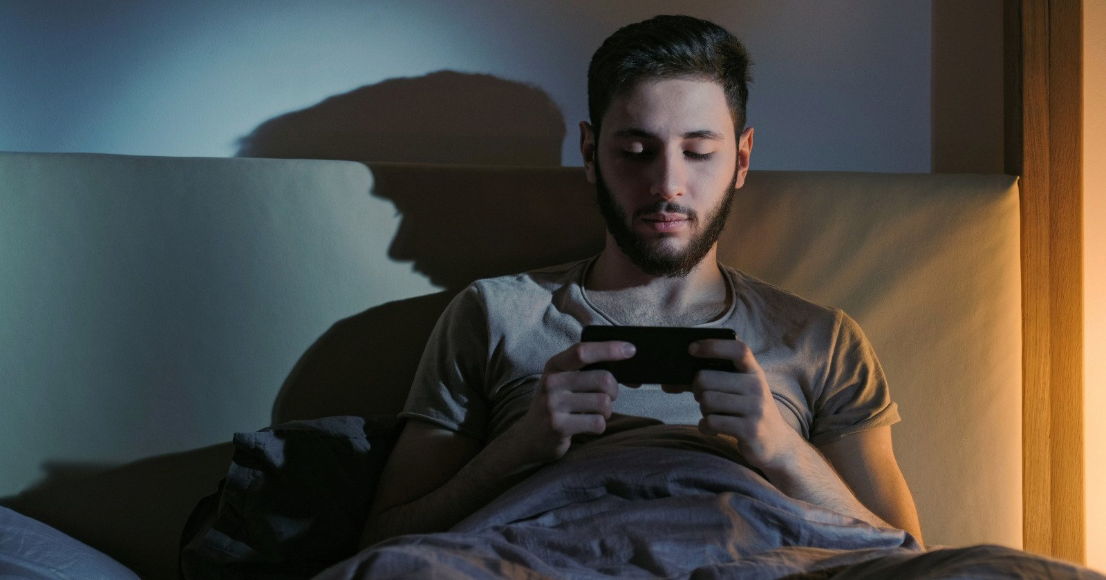 The Surprising Evening Habits That Secretly Drain Your Motivation Every Night
