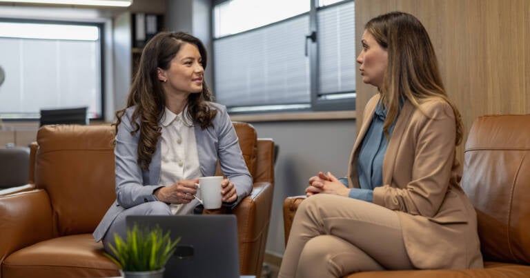 The Surprising Moments at Work When Saying Nothing Could Be Your Smartest Move—According to Psychology