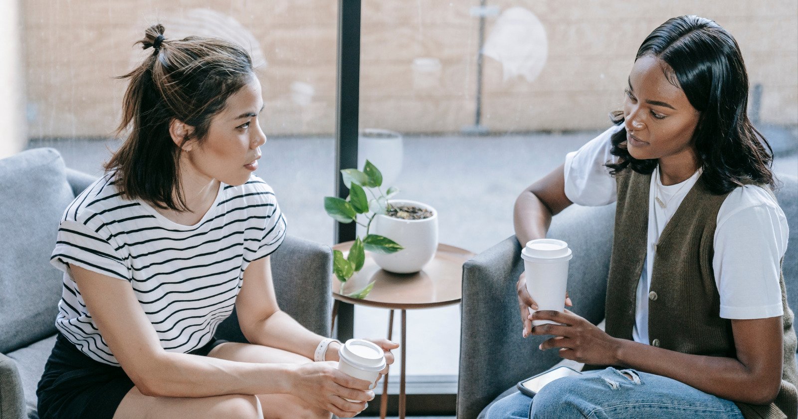 The Surprising Power of Silence: 7 Life Moments Where Saying Nothing Speaks Volumes, According to Psychology