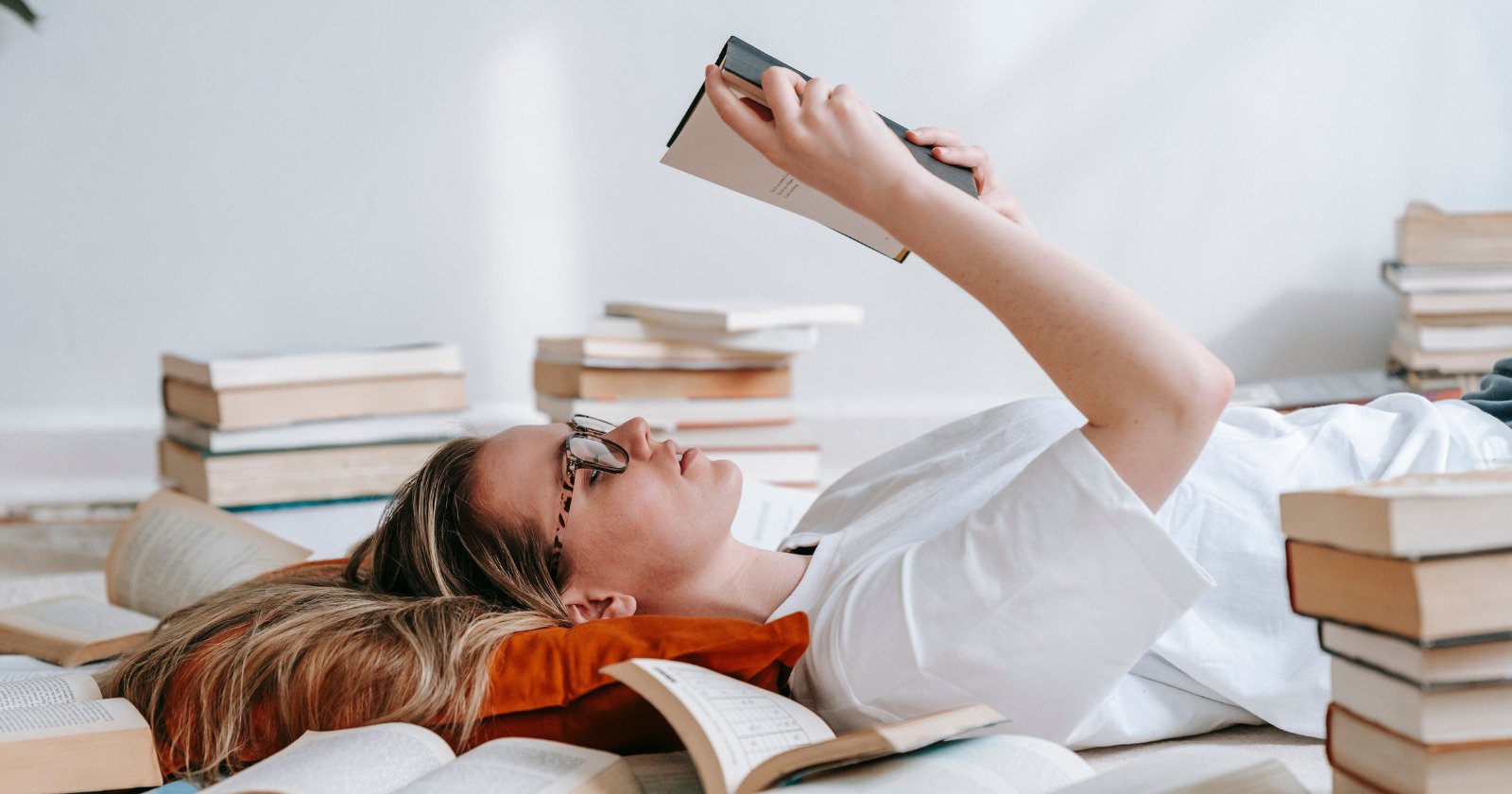 Unlock Hidden Habits: 7 Surprising Behaviors of Brilliant Minds You Never Noticed